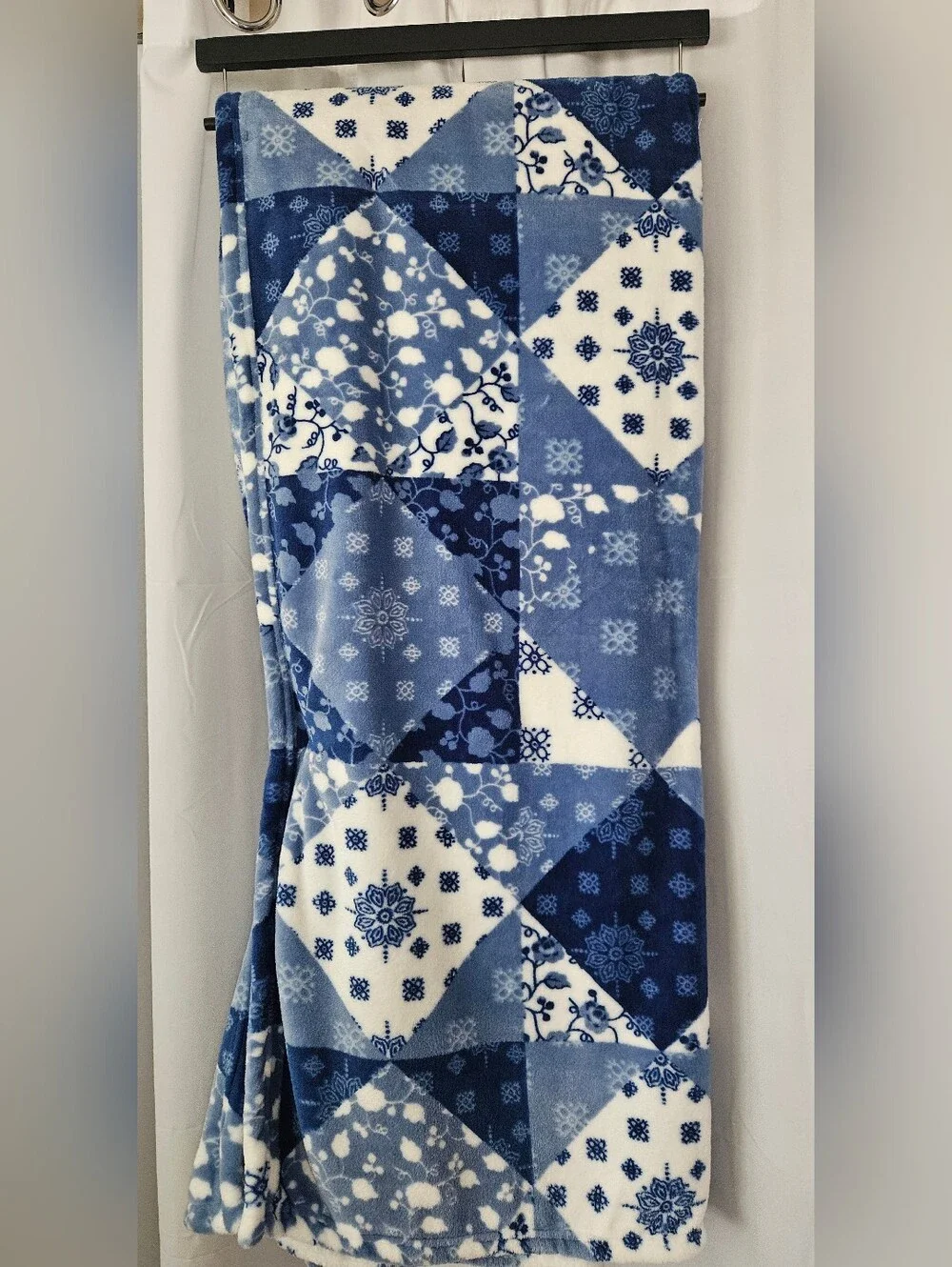 🤠 Wrangler Oversized Plush Throw Blanket – NWT | Blue Patchwork | Super Soft